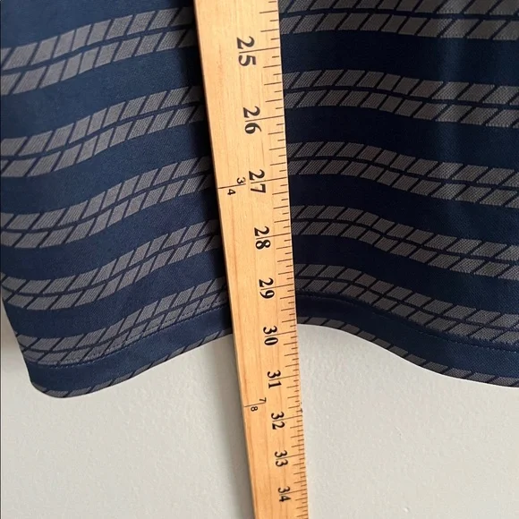 Jordan Men's Dark Blue Patterned Polo Shirt like new medium - Picture 5 of 6